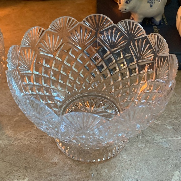 Made in Slovakia - Lead Crystal Footed Basket - Hatch/Fan Design  Matching Bowl - Picture 2 of 14